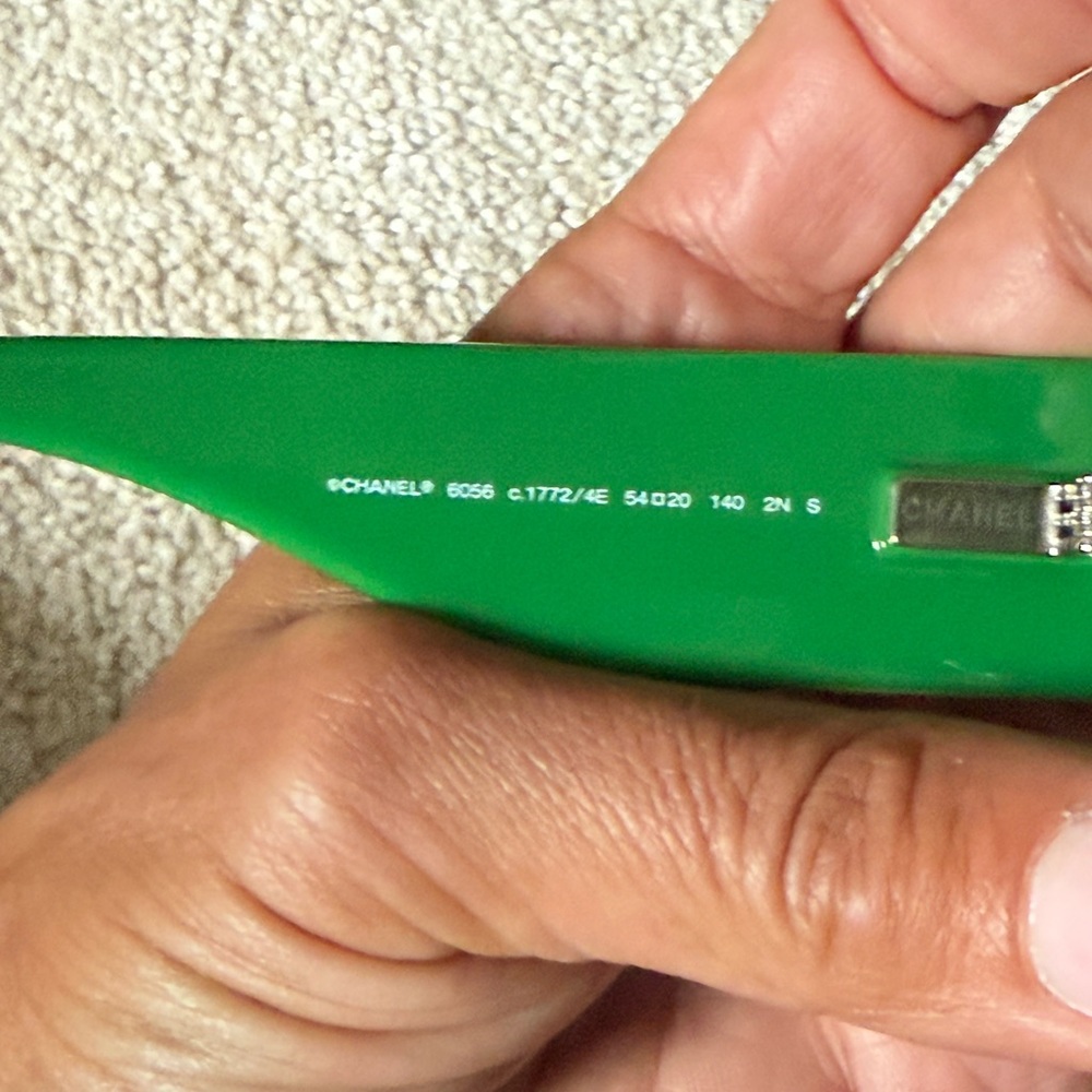 CHANEL Black and Green Sunglasses - Picture 4 of 6